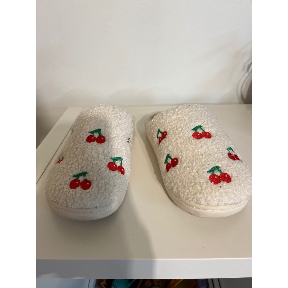 Womens Cream Faux Shearling Cherry Embroidered Slippers M 7/8 Cozy Scuff Clogs